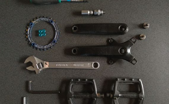 クランク周りのパーツと使用工具