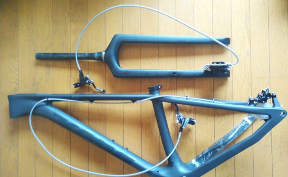 ブレーキホース取り付け完了