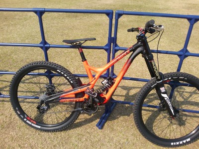 commencal supreme ダウンヒルバイク