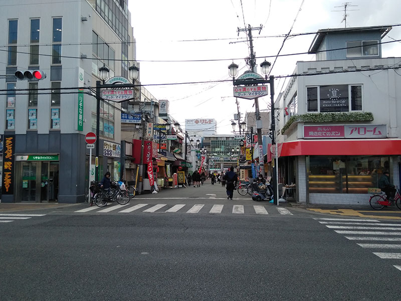 阪急宝塚線庄内駅前