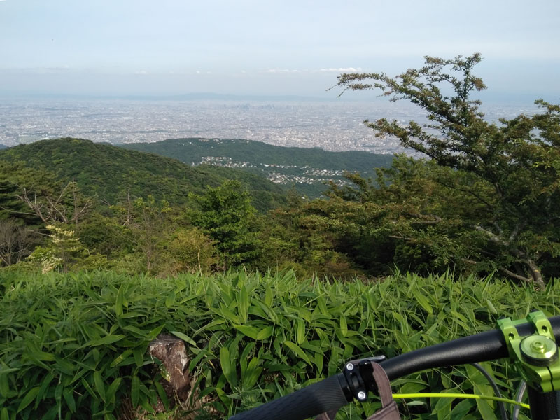 神戸の町並みと瀬戸内海と和歌山