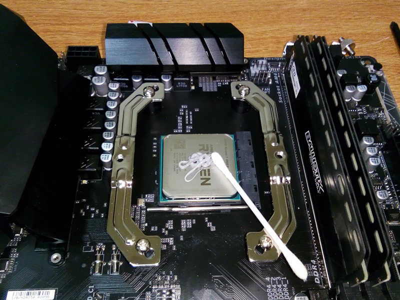 Ryzen 1800xにグリス塗り塗り