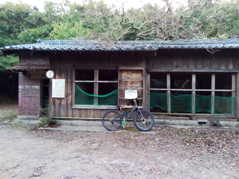 日本家屋風の宿舎跡