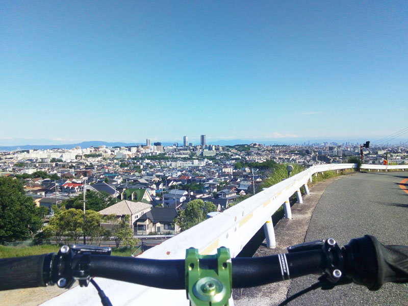 真夏には40度に上る住宅地