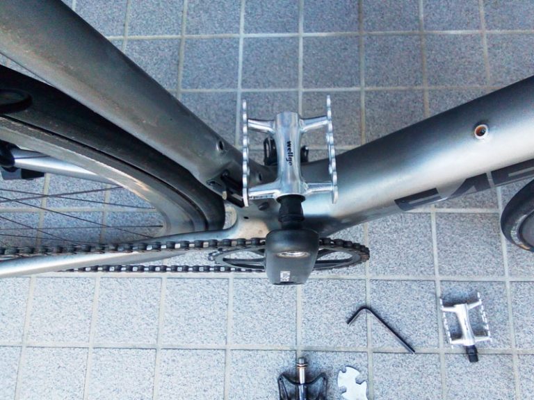 自転車 ペダル シャフト 外し 方