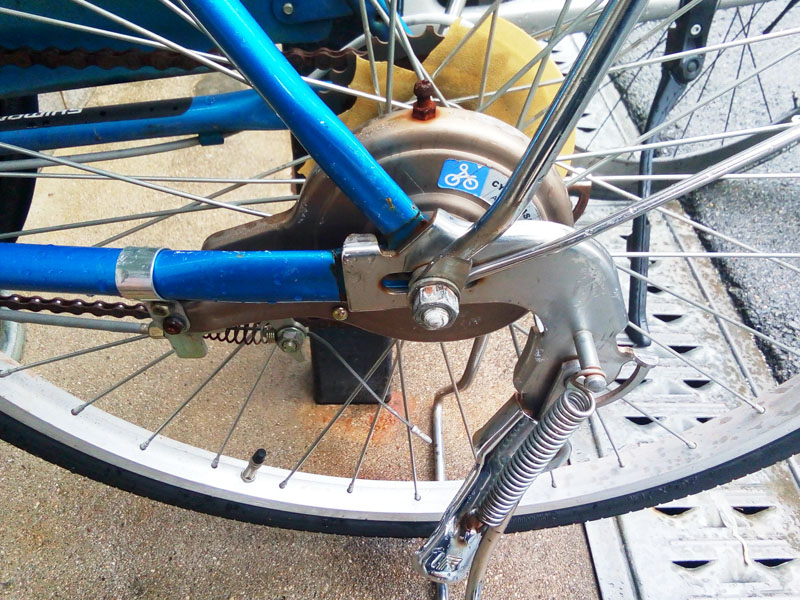 自転車のタイヤ交換 工賃や料金がてんでバラバラな訳  B4C