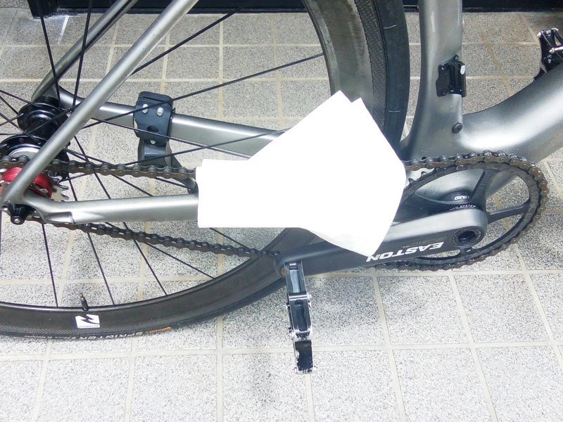 ワイプオールで自転車チェーンをお掃除