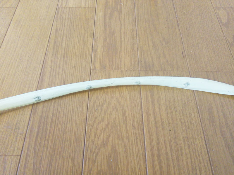 チューブレステープの穴のくぼみ