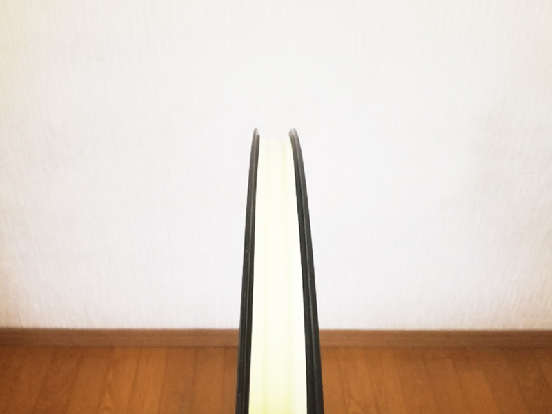 チューブレステープをしっかり貼る