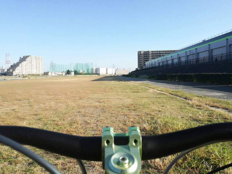 武庫川でコーヒー休憩