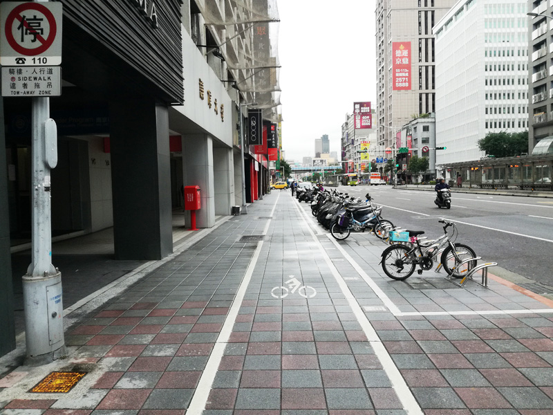 台北歩道の自転車レーン