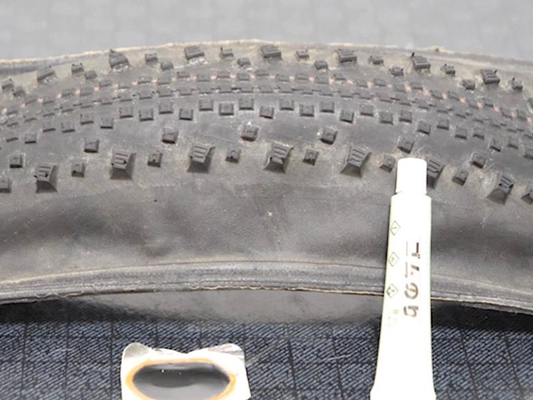 ゴム棒 パンク 自転車 チューブレス
