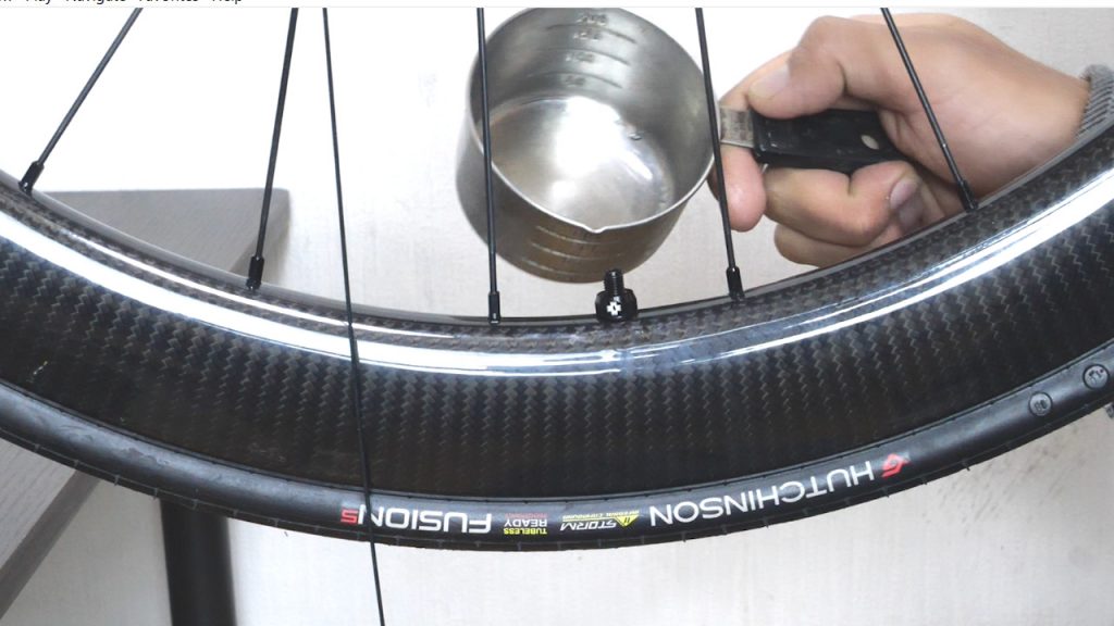 HUTCHINSON FUSION5チューブレス