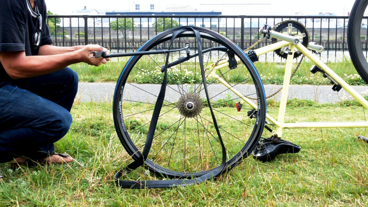 自転車のチューブ交換 ママチャリの後輪以外は簡単で値段も安い B4C
