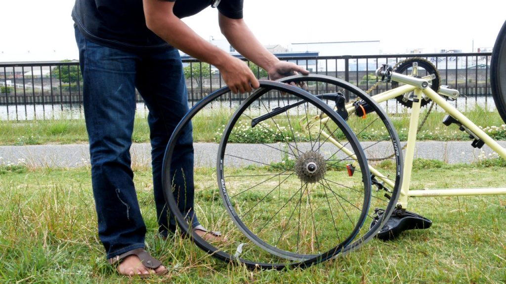 タイヤを完全に外す