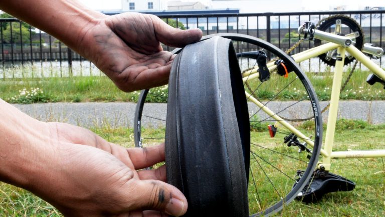 自転車 の チューブ 交換 値段