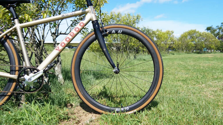 自転車 タイヤ サイズ 700c インチ