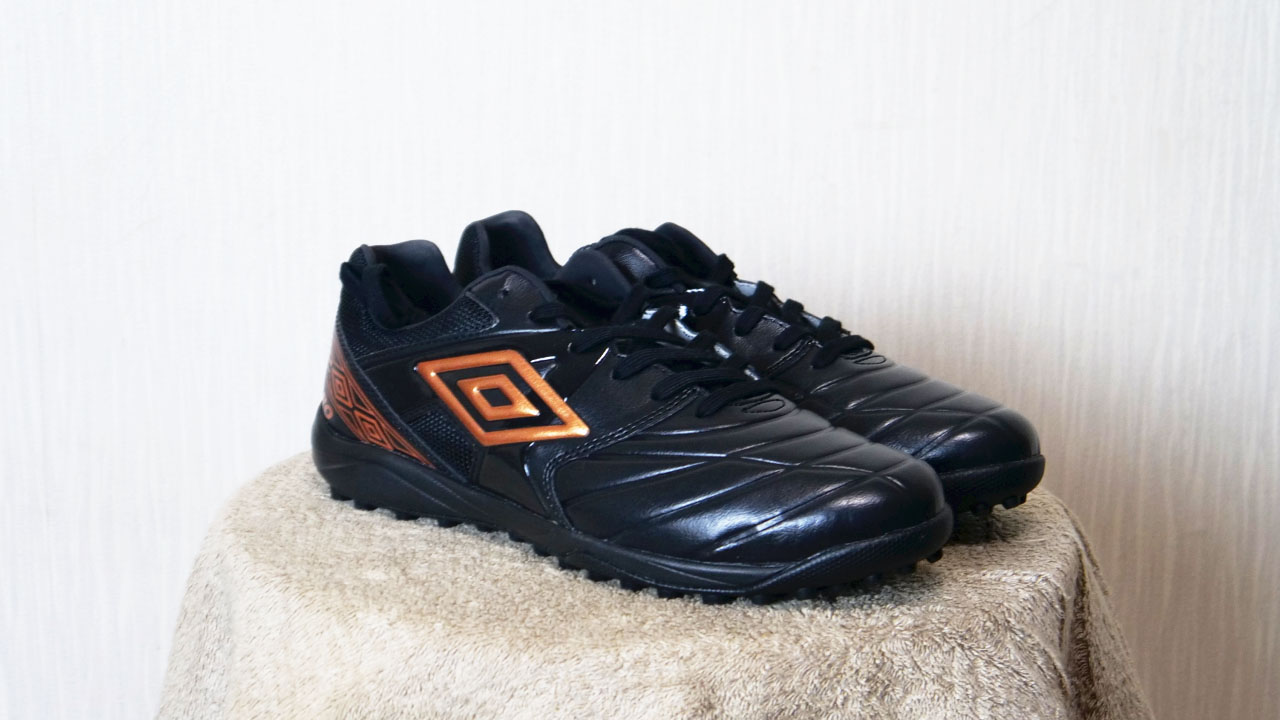 アンブロアクセレイター TR EXWIDE